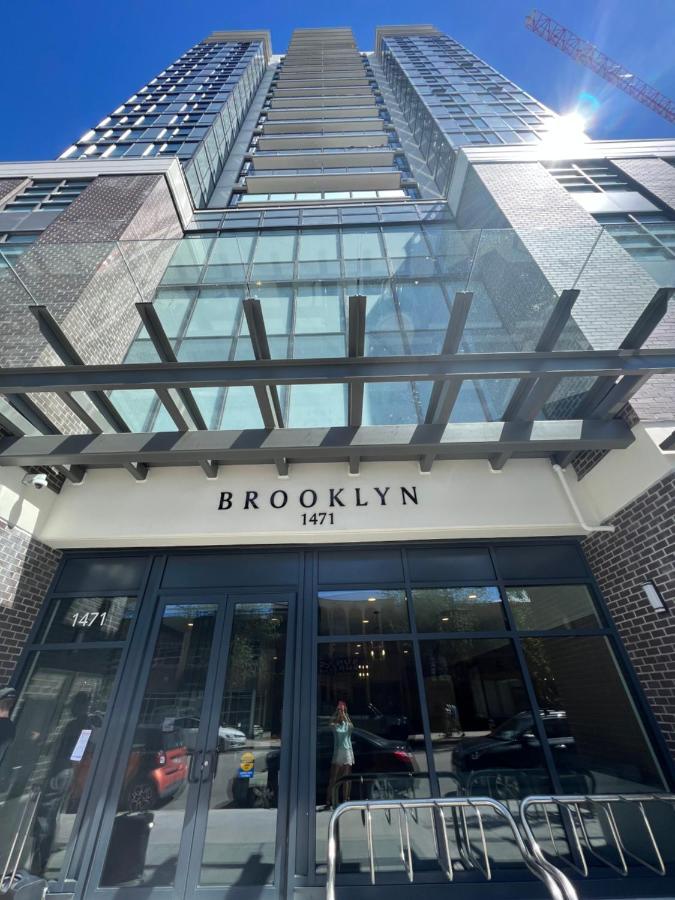 Amazing Brand New Lakeview Condo Downtown Kelowna Exterior foto