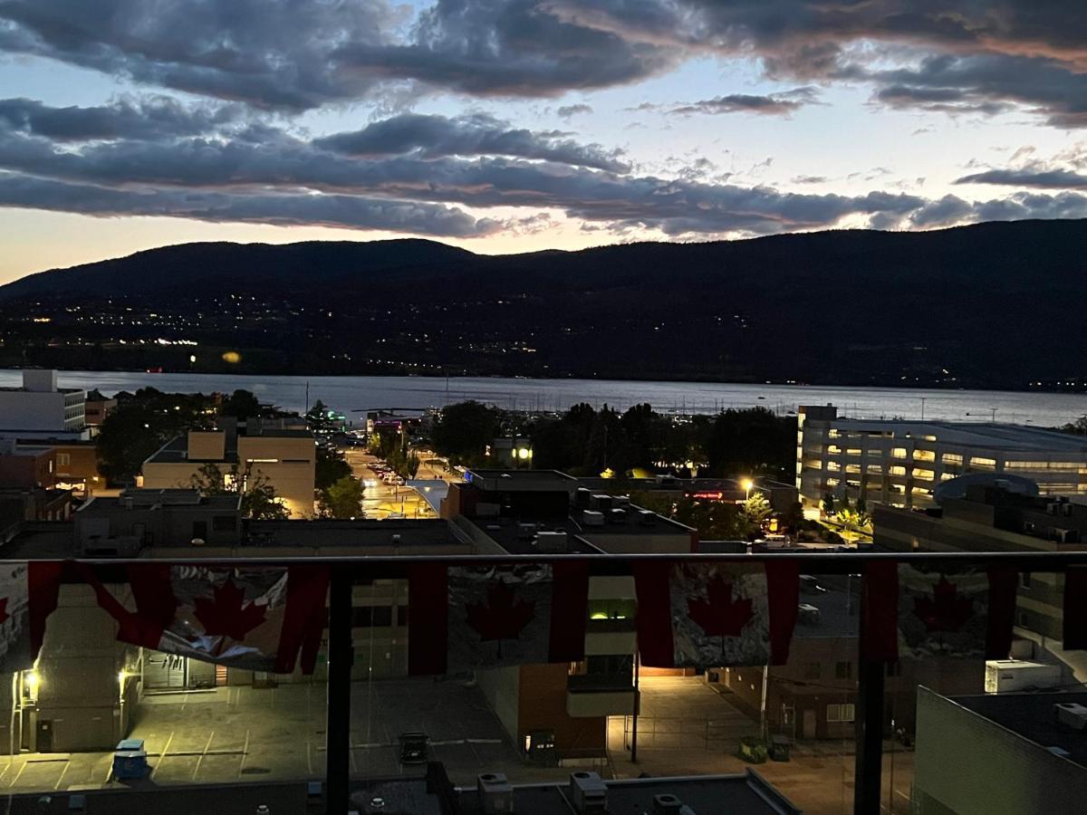 Amazing Brand New Lakeview Condo Downtown Kelowna Exterior foto